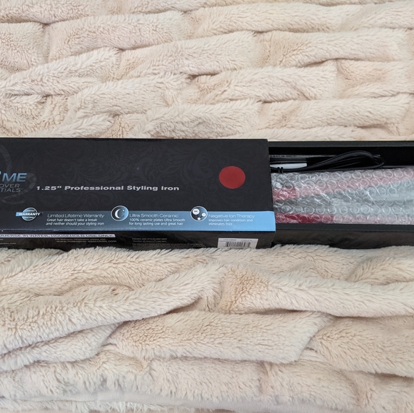 Professional Styling Iron - Picture 4 of 5